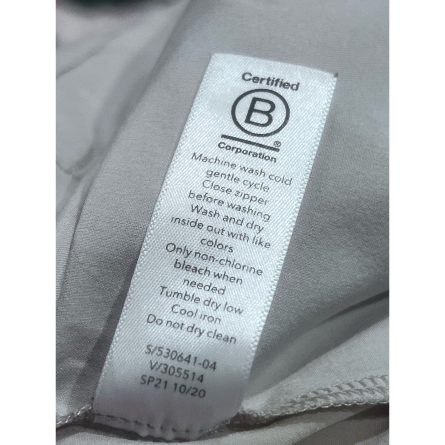 Athleta Light Gray Paperbag-Waist High-Rise Shorts with Tie Belt