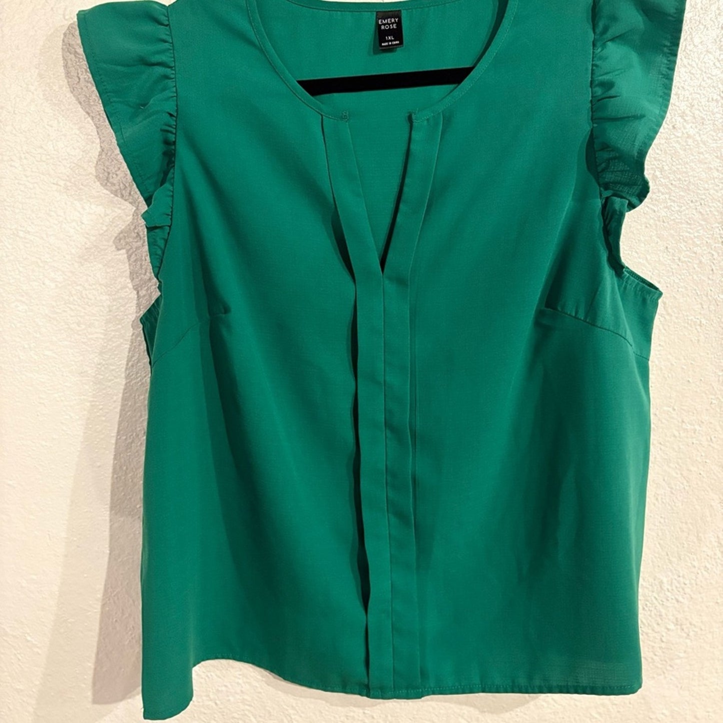 EMERY ROSE Emerald Green Ruffle Sleeve Camisole