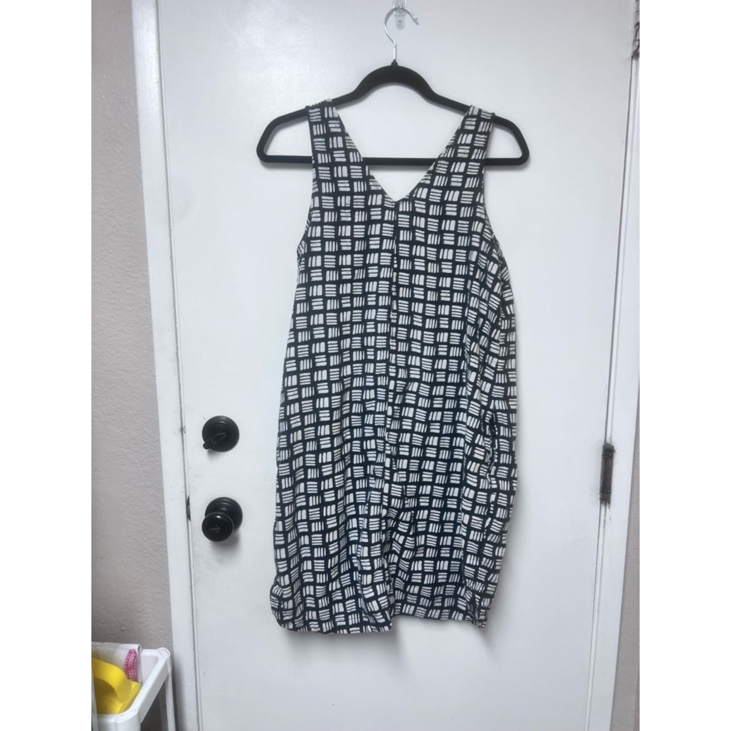Old Navy Black and White Geometric V-Neck Mini Dress
