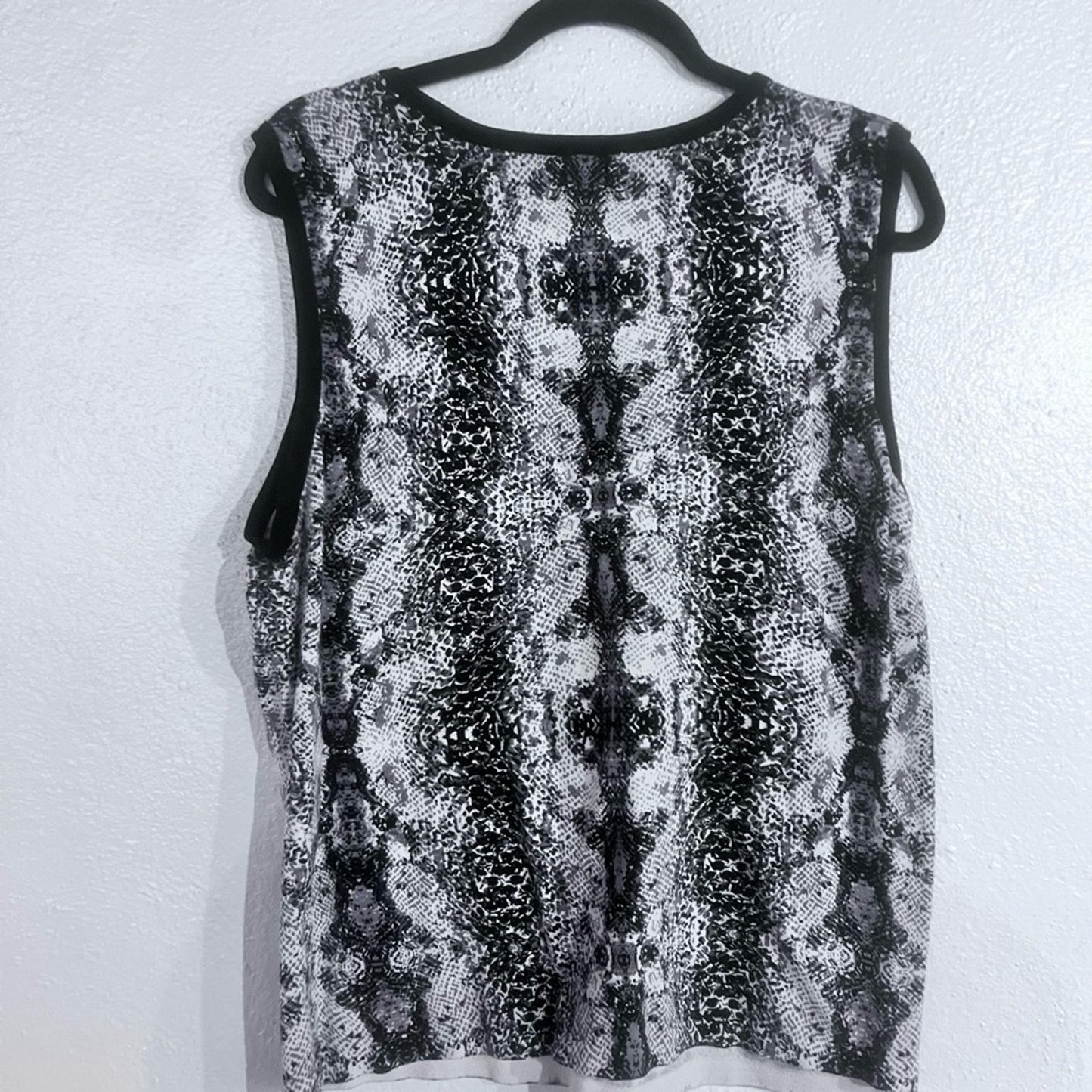 Covington Black & White Snake-Print Sleeveless Tank