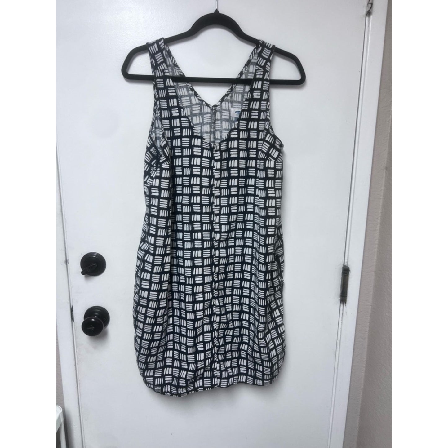 Old Navy Black and White Geometric V-Neck Mini Dress