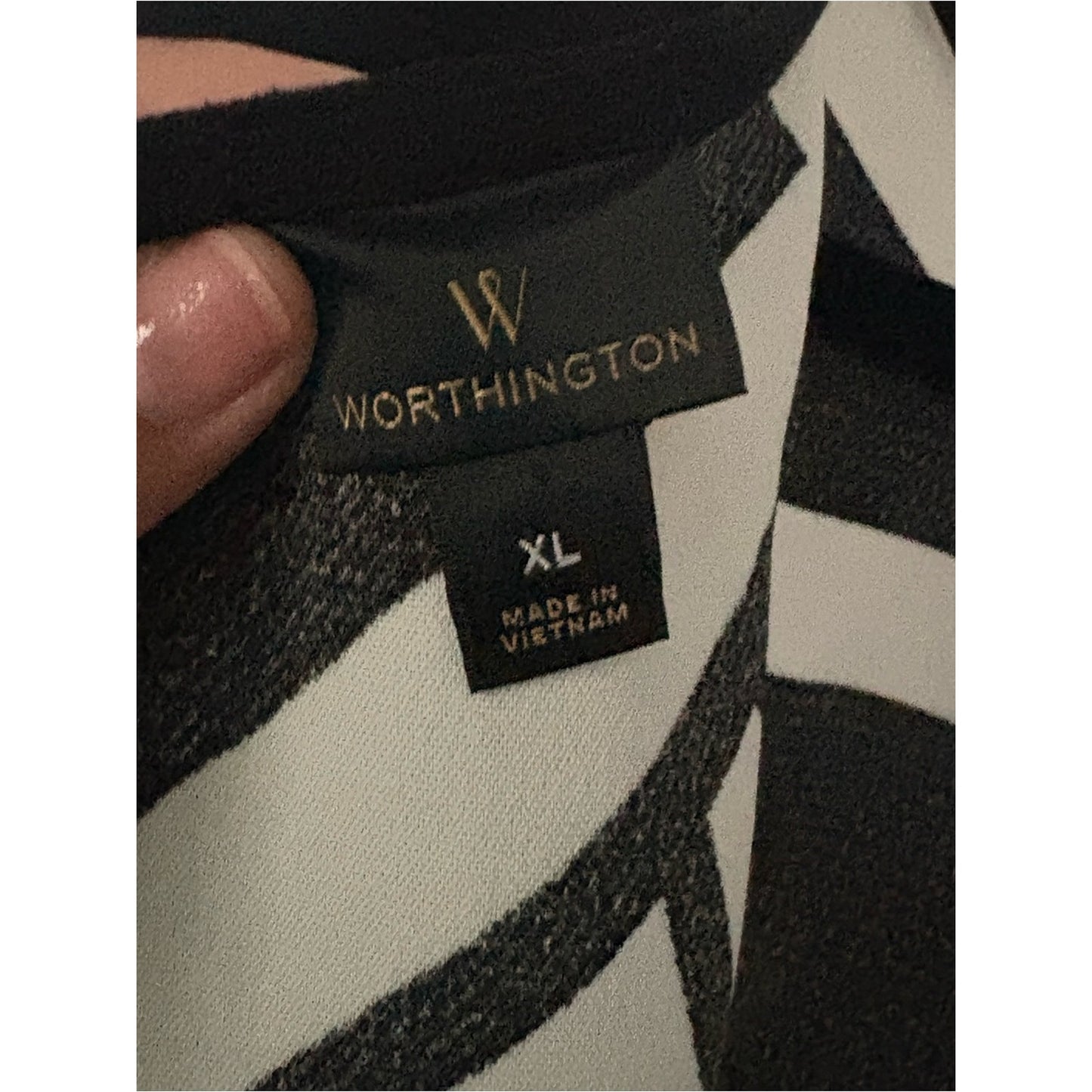 Worthington Black and White Geometric Cap-Sleeve Blouse