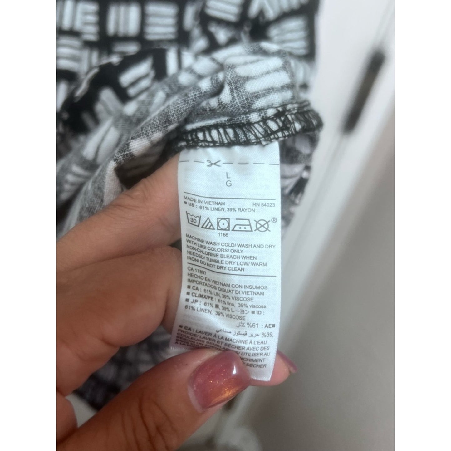 Old Navy Black and White Geometric V-Neck Mini Dress
