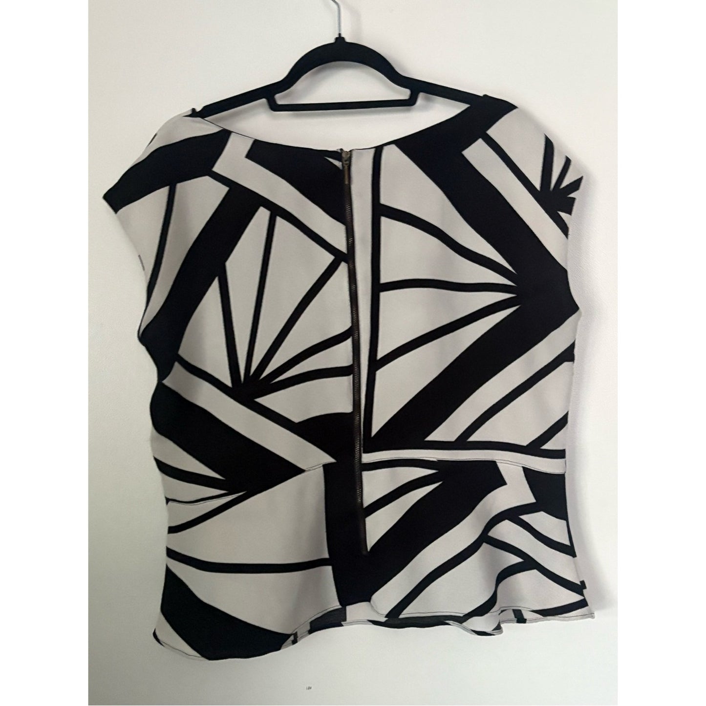 Worthington Black and White Geometric Cap-Sleeve Blouse